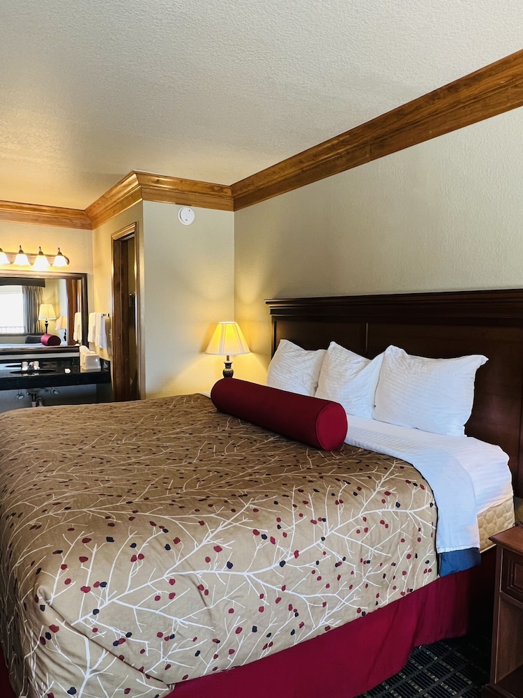 Cattle Country Lodge - photo 22