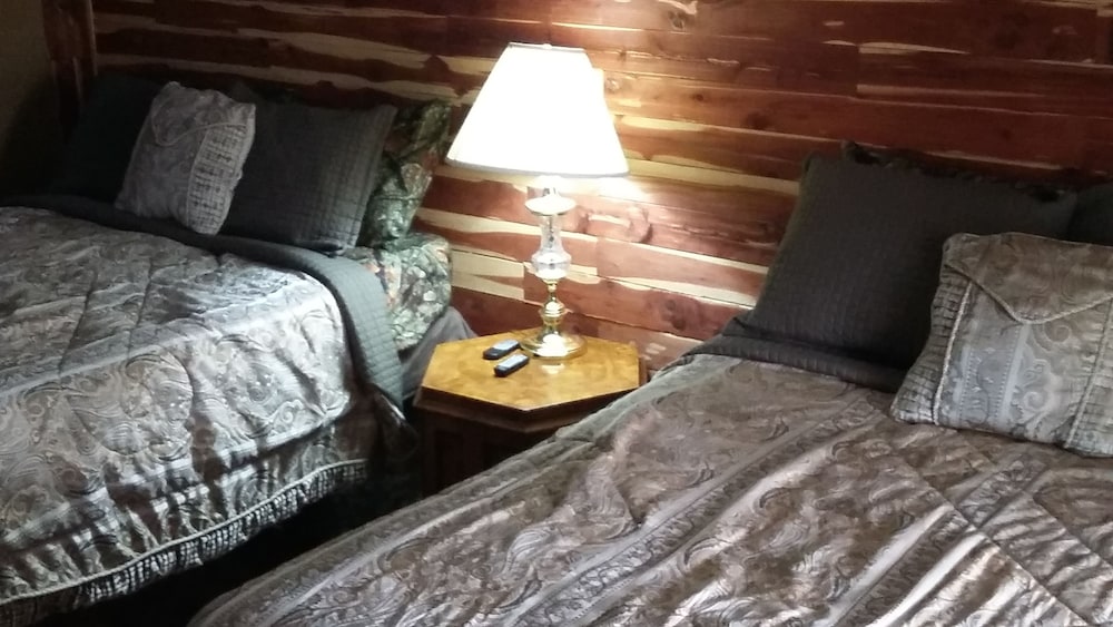 Headwaters Motel - photo 4