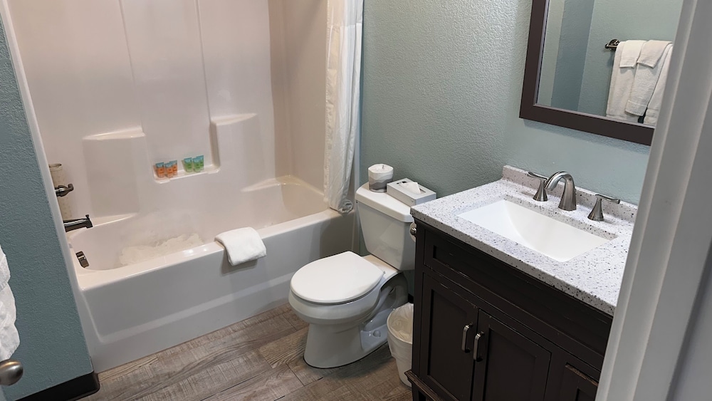 The Coastal Inn and Suites - photo 150