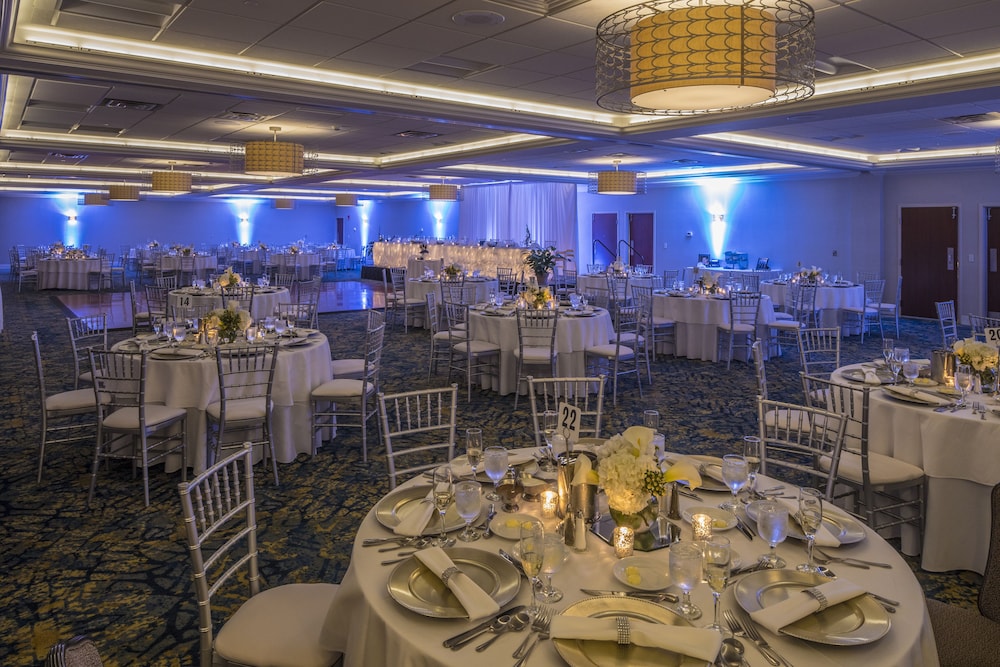 Crowne Plaza Suites Pittsburgh South by IHG - photo 52