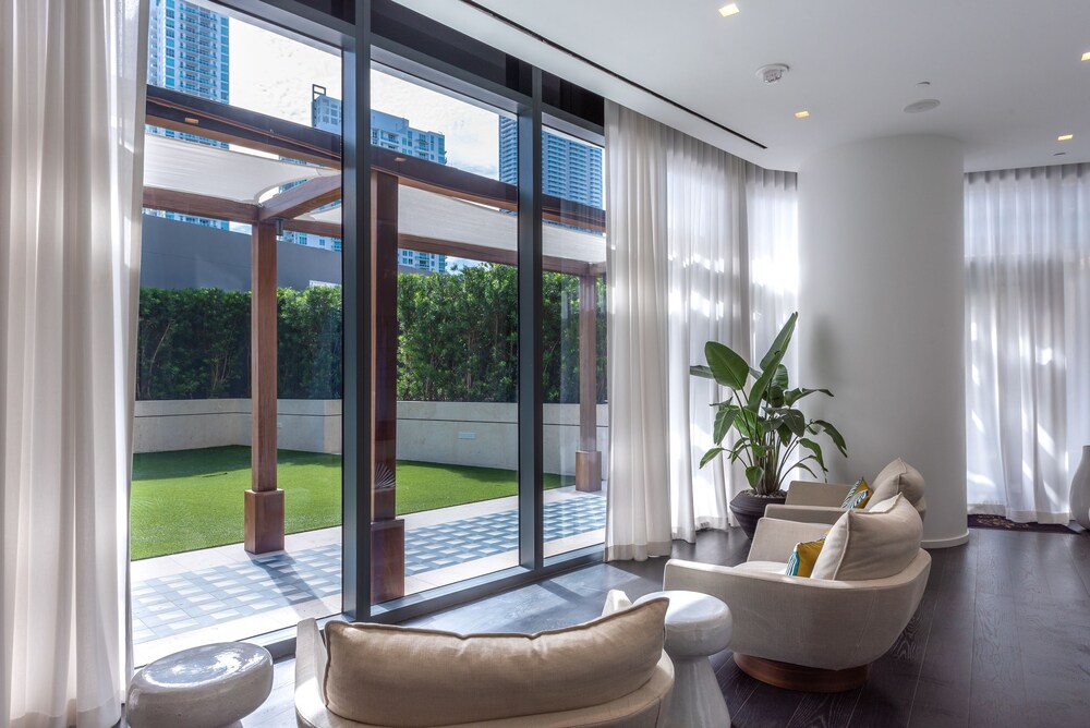 Suite 812 Located at The SLS Lux Brickell Managed & Operated by Miami and The Beaches Rentals — 4-Star Luxury Hotel in Miami, United States