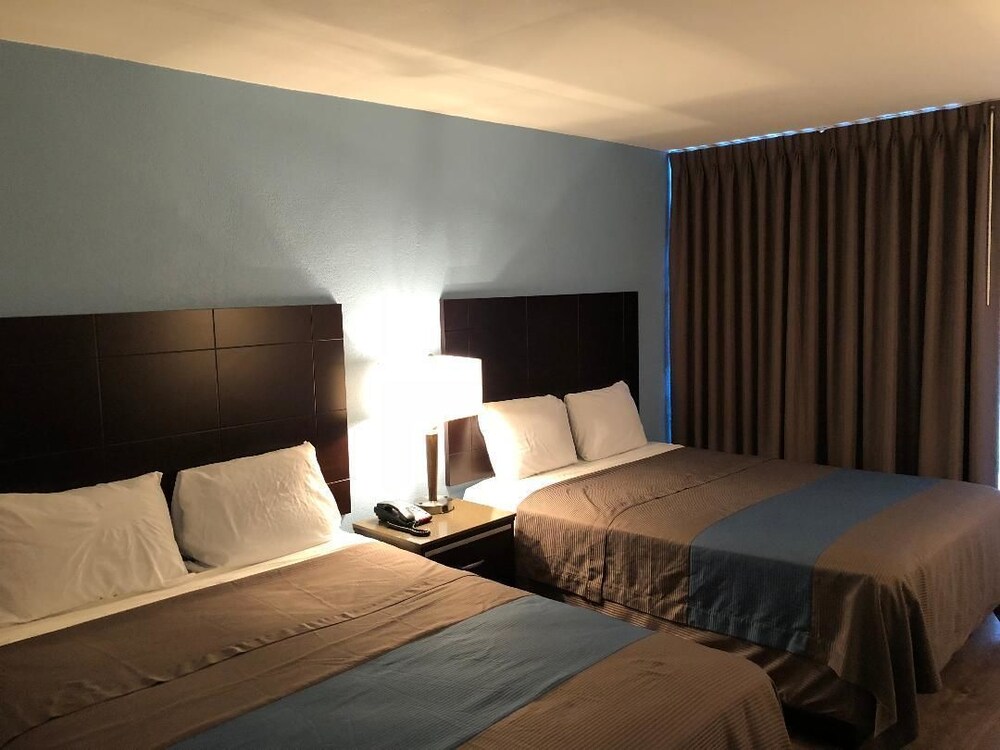 Inn Of Long Beach - photo 13