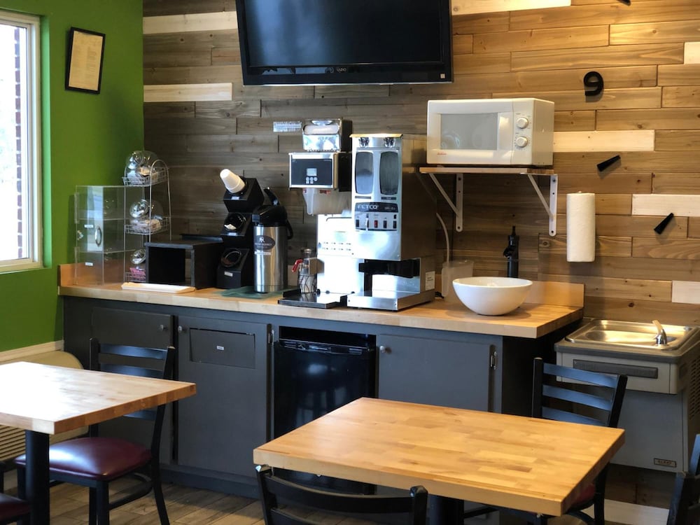 Deerfield Inn & Suites - photo 38