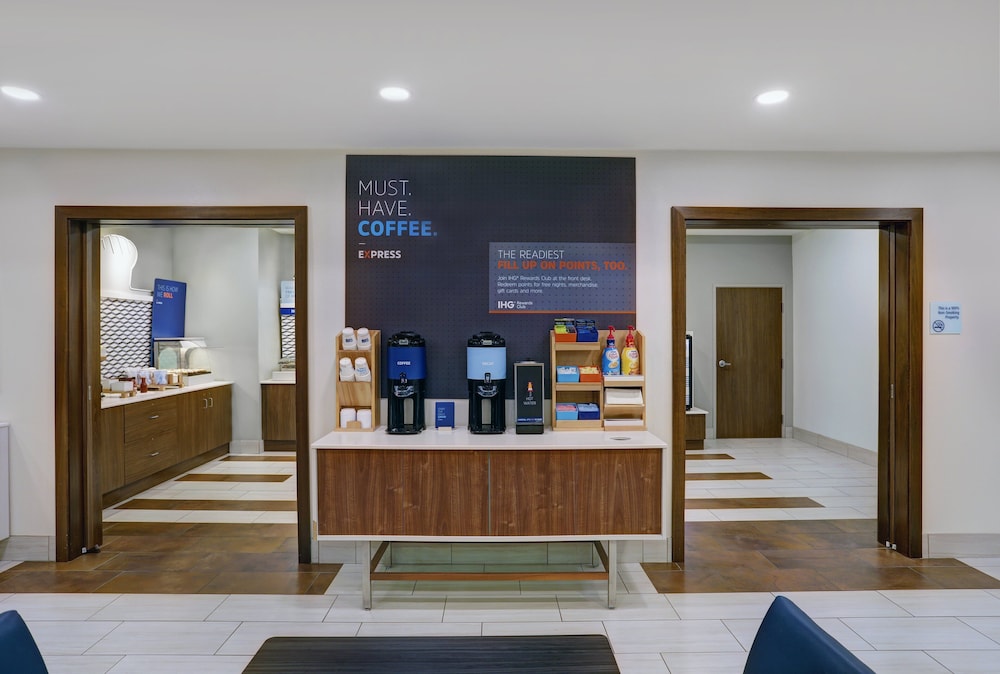 Holiday Inn Express & Suites Lenexa Overland Park Area by IHG - photo 44