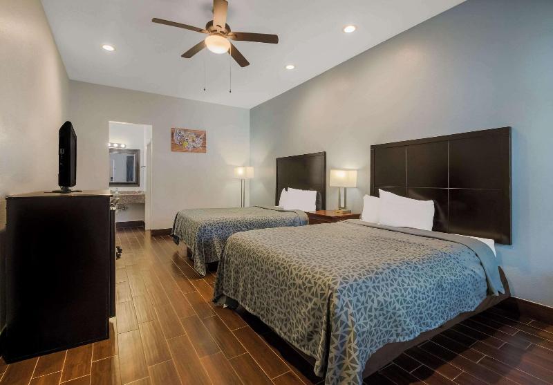 Econo Lodge Inn & Suites Fulton Rockport - photo 26
