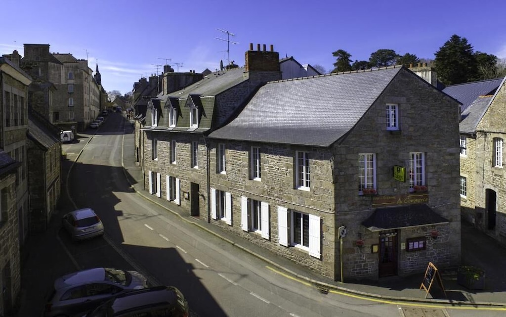 Logis Hôtel du Commerce — hotel in Quintin
