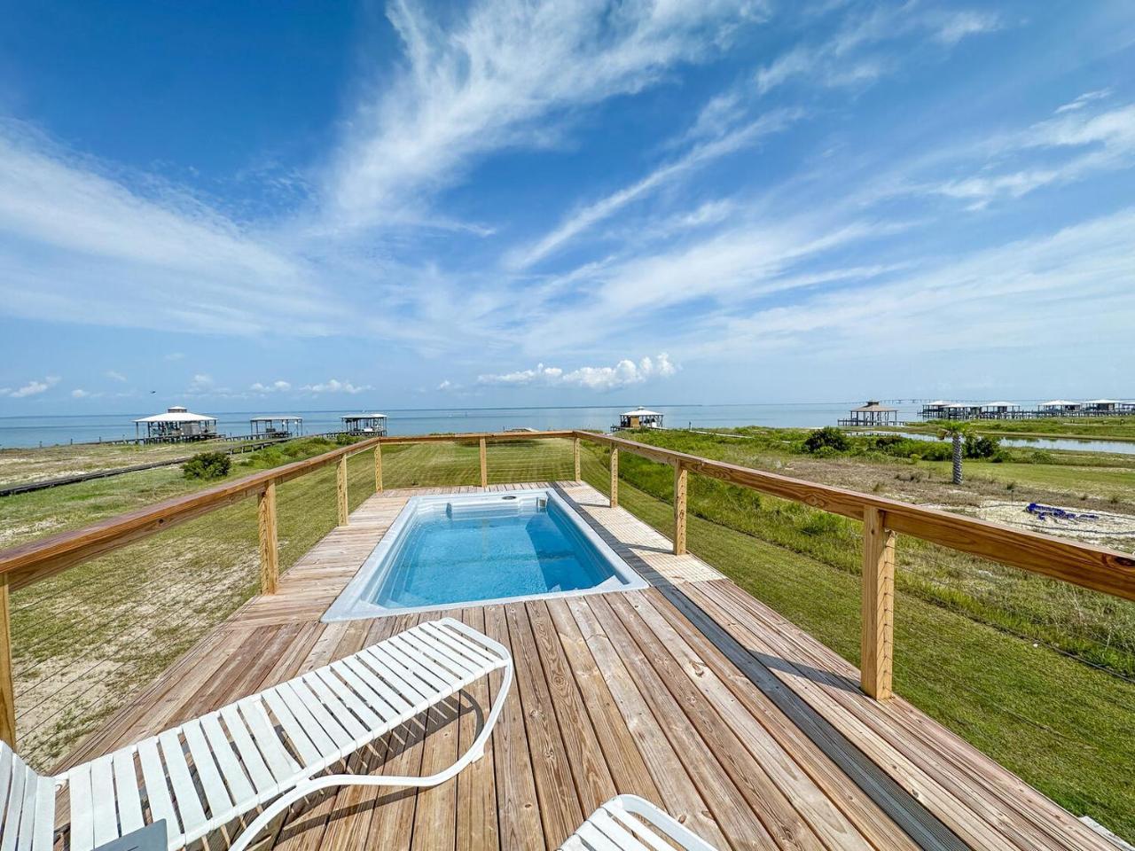 042 At Ease in Dauphin Island, United States