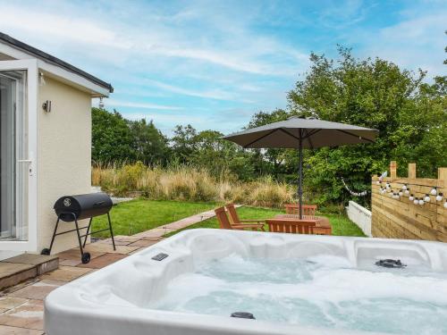 Highfield Bungalow — 4-Star Luxury Hotel in Brynamman, United Kingdom