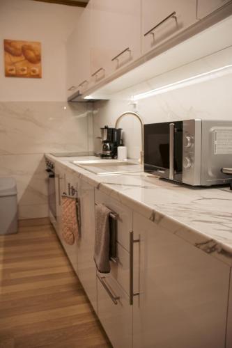 Emily Apartment 5 — Chrysoupolis — photo 4