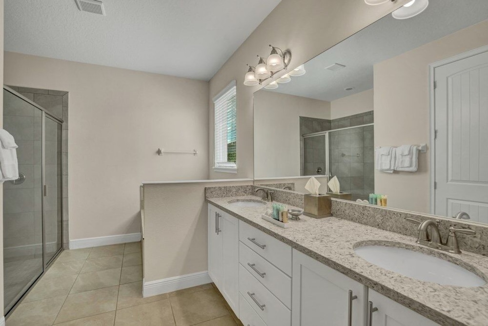 Reunion Golf Resort 8 Bed 8 Bath Amazing Pool Home 8 Bedroom Villa by RedAwning - photo 34