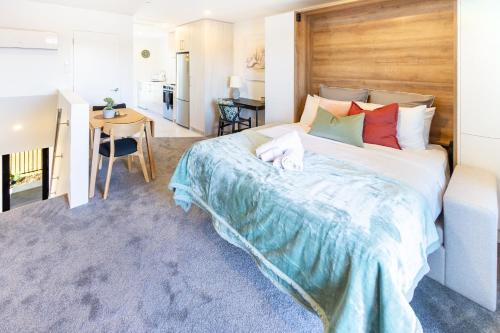 City Living: Upper Studio Haven on Wilmer — 4-Star Luxury Hotel in Christchurch, New Zealand
