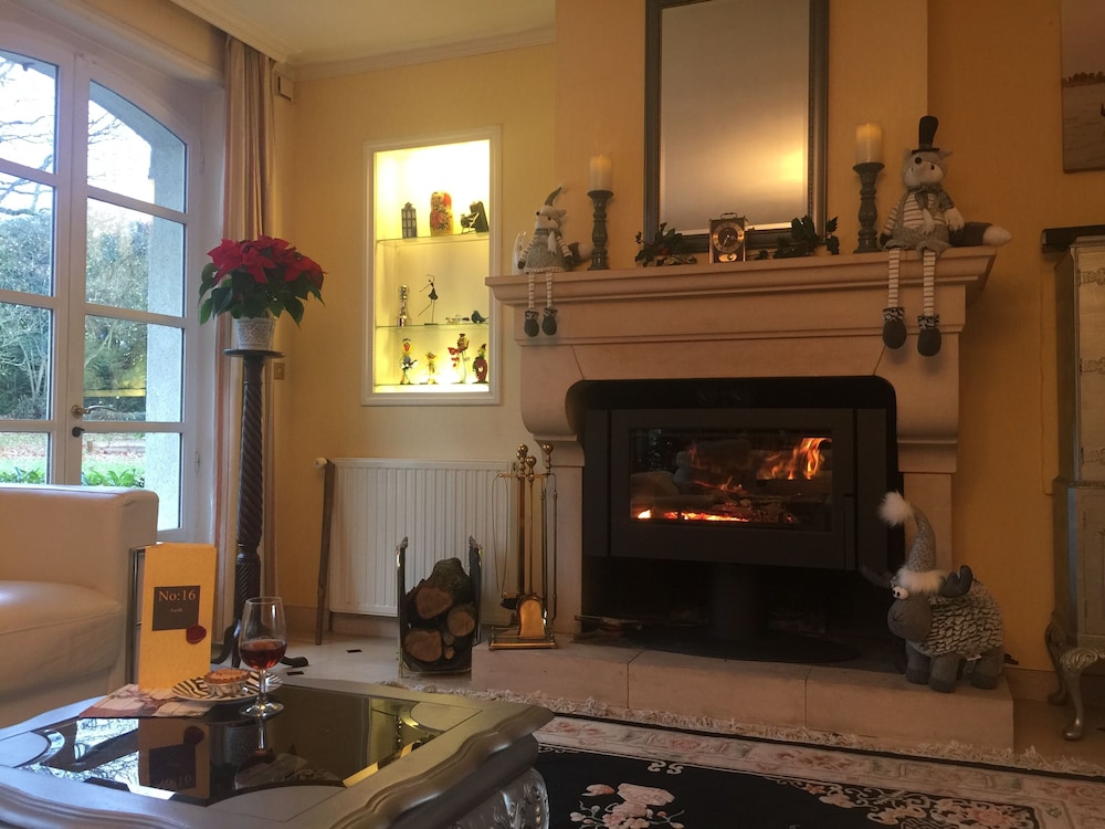 No:16 Chambres Dho Tes — 5-Star Luxury Hotel in Tessy-Sur-Vire, France