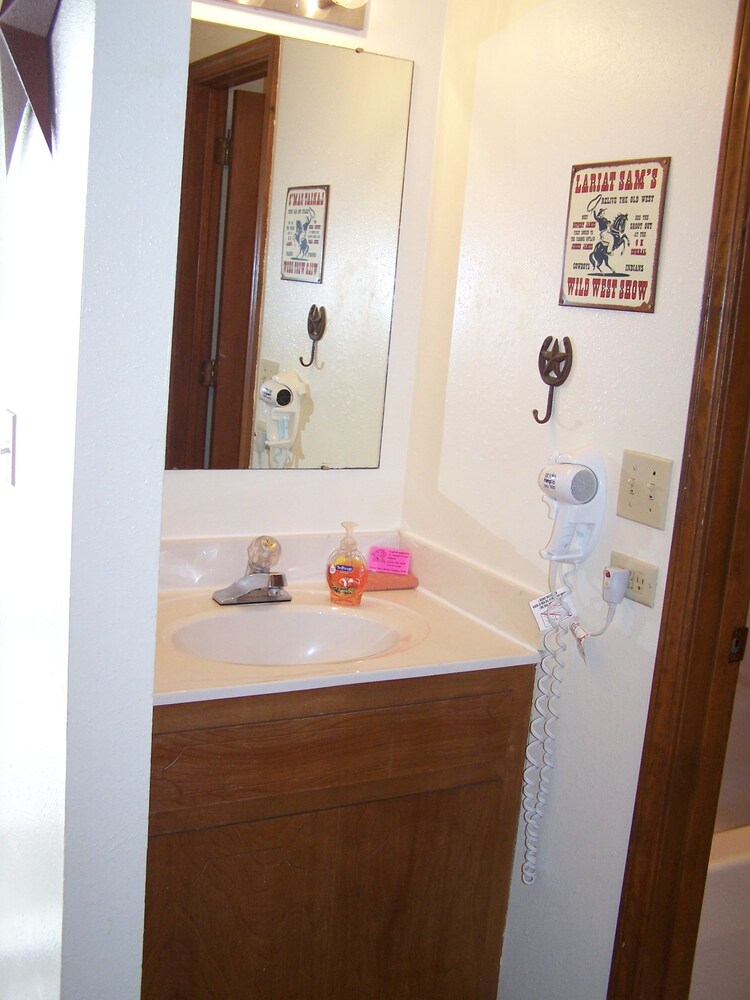 Pointe West Resort Motel - photo 26