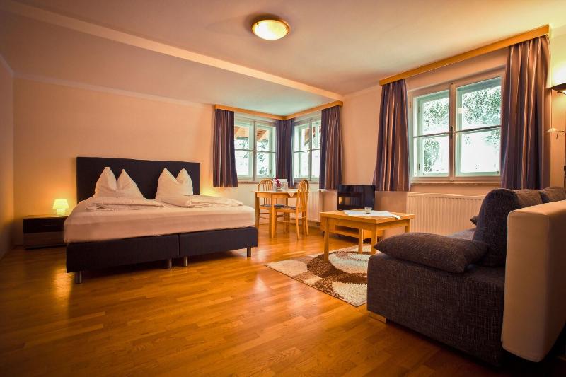 Daxlueg Die Einkehr Am Heuberg — hotel in Hallwang