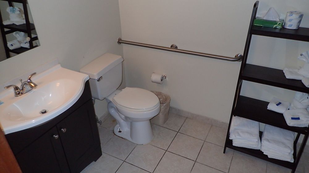 Economy Inn & Suites Gatlinburg - photo 34