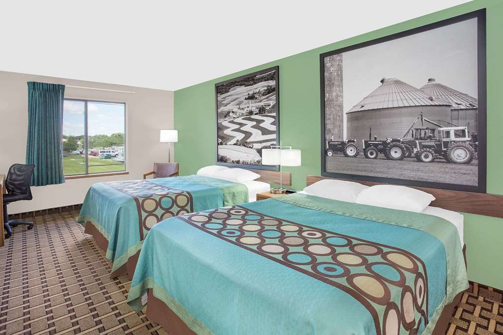 Super 8 by Wyndham Beaver Dam - photo 8
