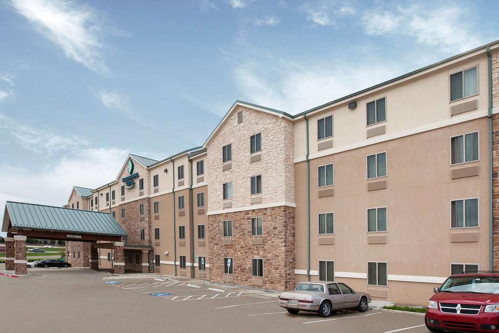 WoodSpring Suites Las Colinas Northwest Dallas - photo 3