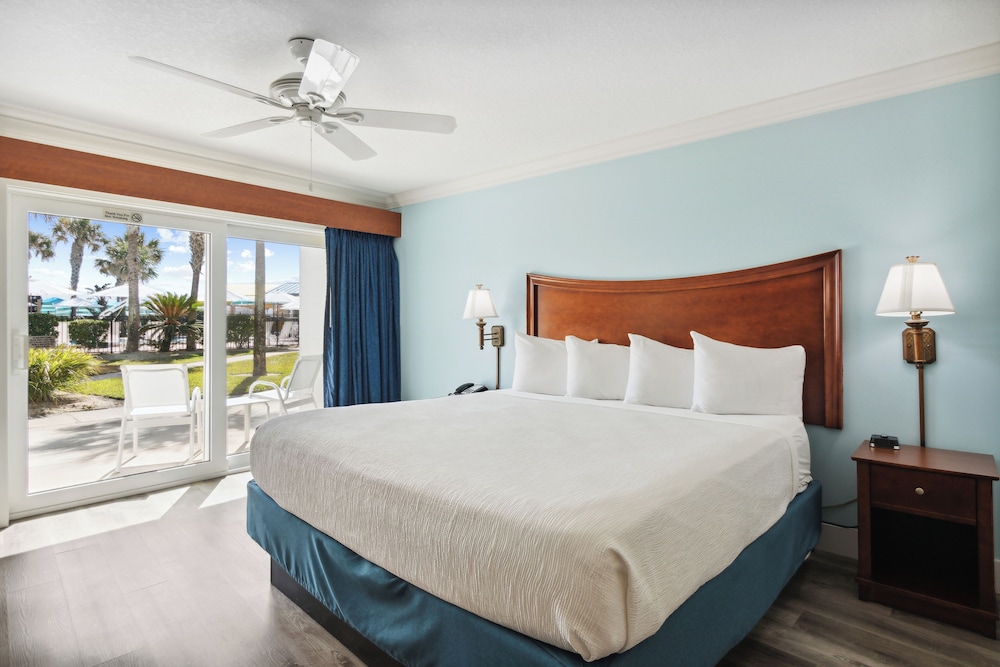 Seahorse Oceanfront Inn - photo 18