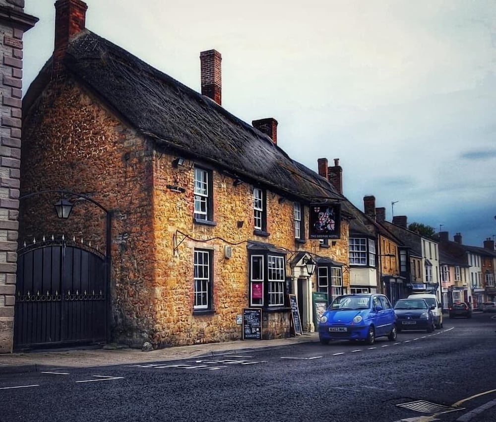 The George Hotel — hotel in Castle Cary