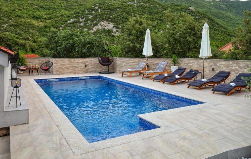 Awesome Home In Vrgorac With Wifi — 4-Star Luxury Hotel in Vrgorac, Croatia