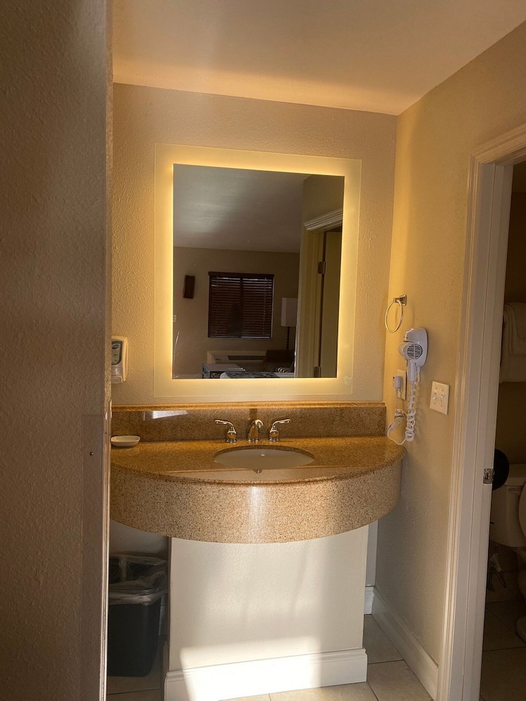 Hotel MonteCarlo - photo 7