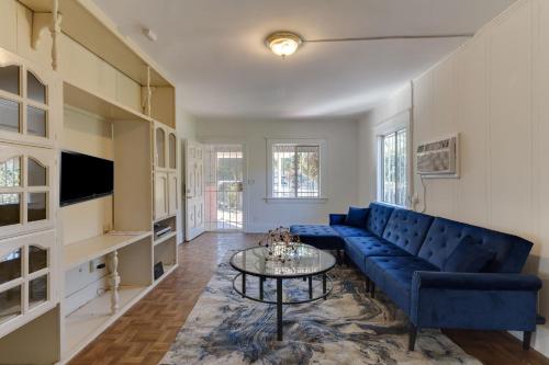 Los Angeles 3 Bedroom Charmer Large Guest House — 4-Star Luxury Hotel in Los Angeles, United States