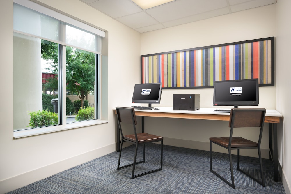 Holiday Inn Express Hotel & Suites Chattanooga Downtown by IHG - photo 33
