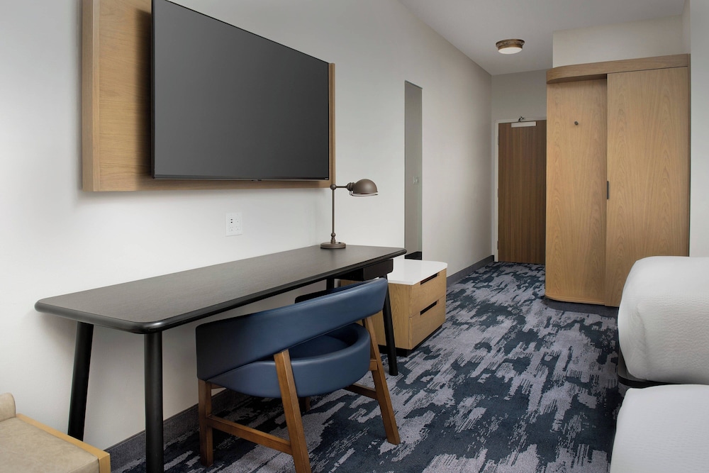 Fairfield Inn & Suites by Marriott Santa Rosa Rohnert Park - photo 16