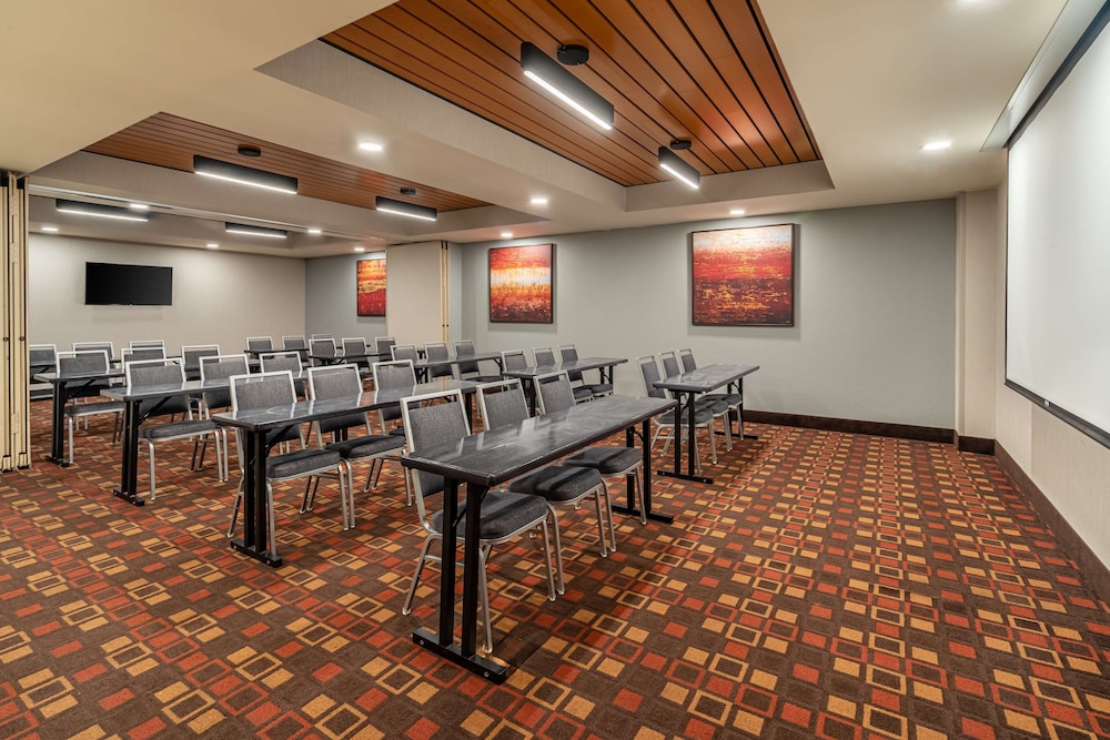 Hampton Inn Nashville Vanderbilt - photo 25