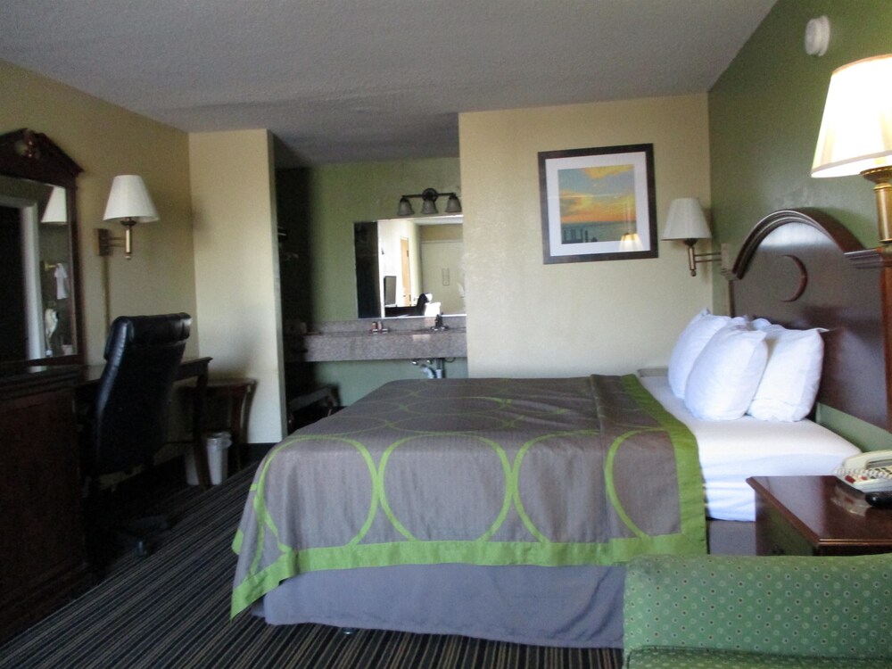 American INN of Orangeburg - photo 25