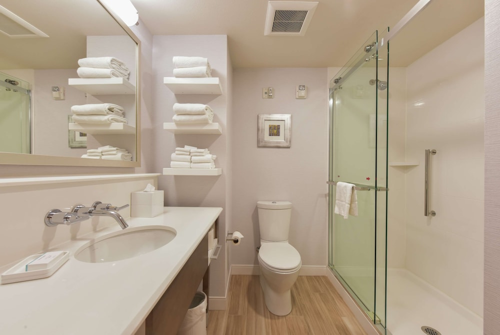 Hampton Inn & Suites Seattle Redmond - photo 24