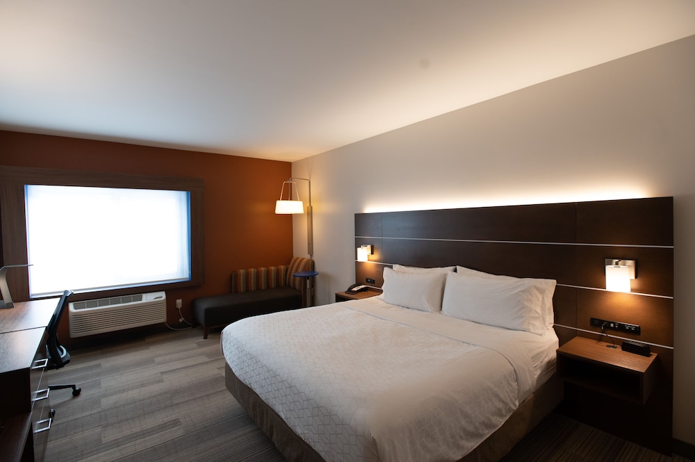 Holiday Inn Express Houghton Keweenaw by IHG - photo 19
