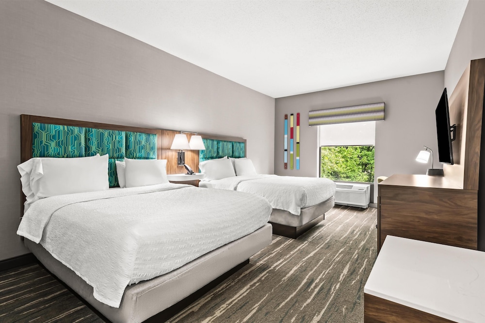 Hampton Inn Elkton - photo 12