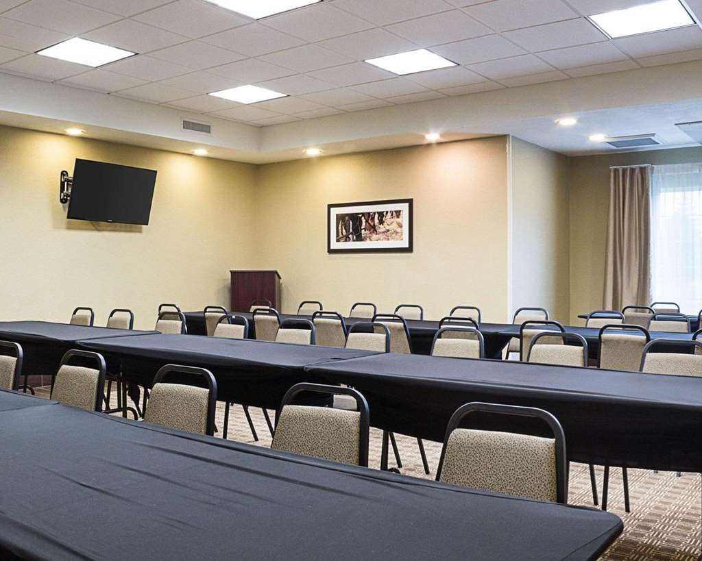 Comfort Suites Minot South - photo 34