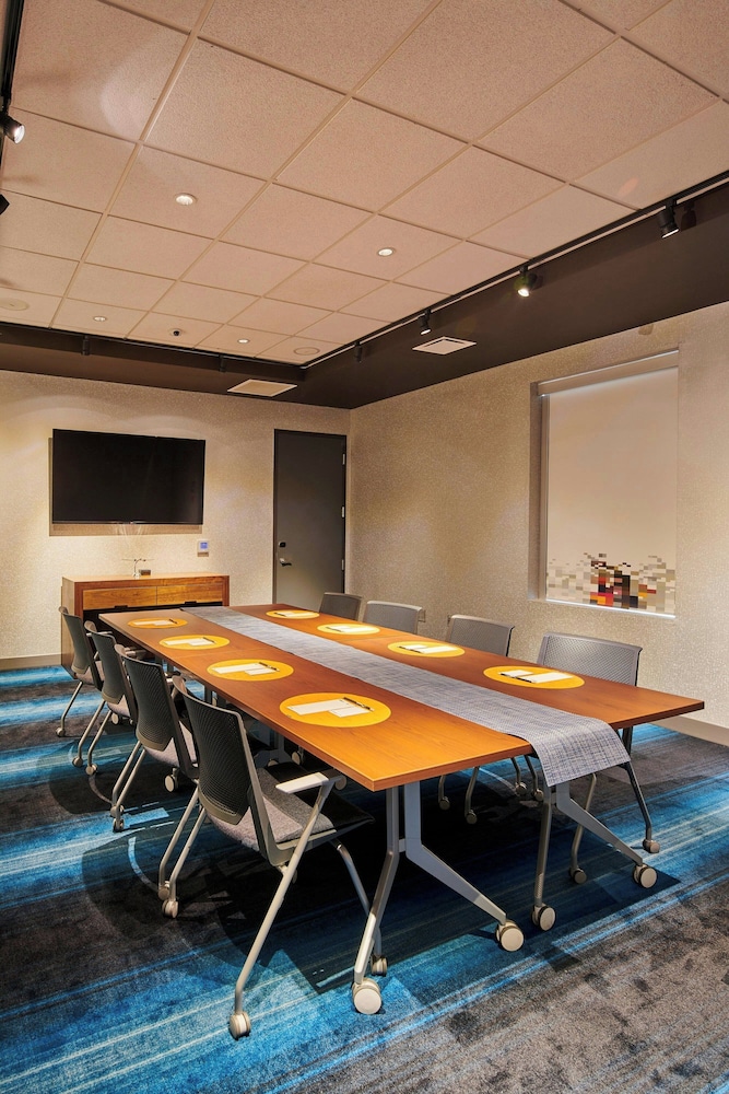Aloft Cleveland Airport - photo 25
