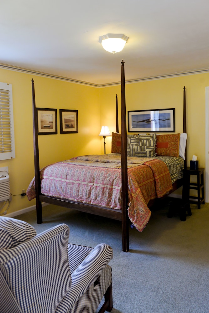 The Green Tree Inn - photo 17