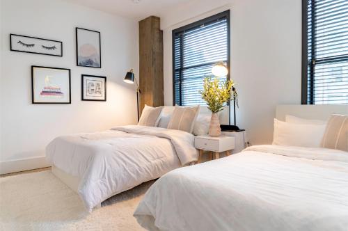 Stylish loft 2 queens & 2 sofas — 4-Star Luxury Hotel in Los Angeles, United States