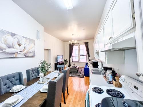 Gaslamp 2bdrm W Parking & 5 Beds #403 - photo 6