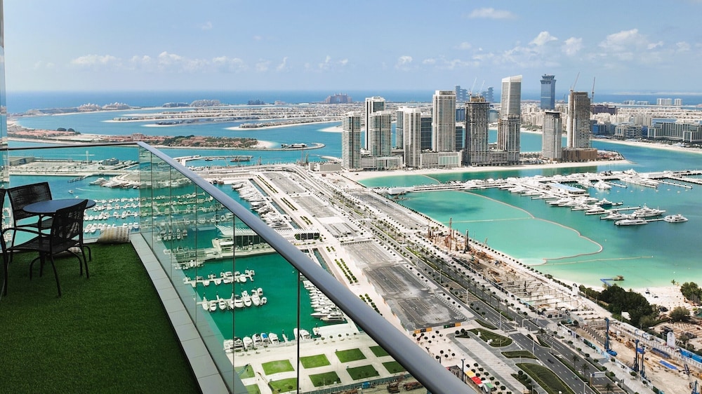 Damac Heights by Fendi — 4-Star Luxury Hotel in Dubai, United Arab Emirates