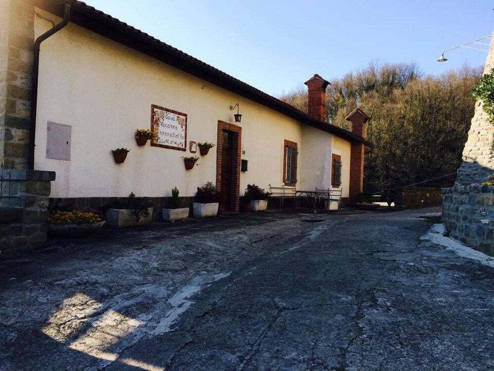 Nonna Nella — 4-Star Luxury Hotel in Mulazzo, Italy