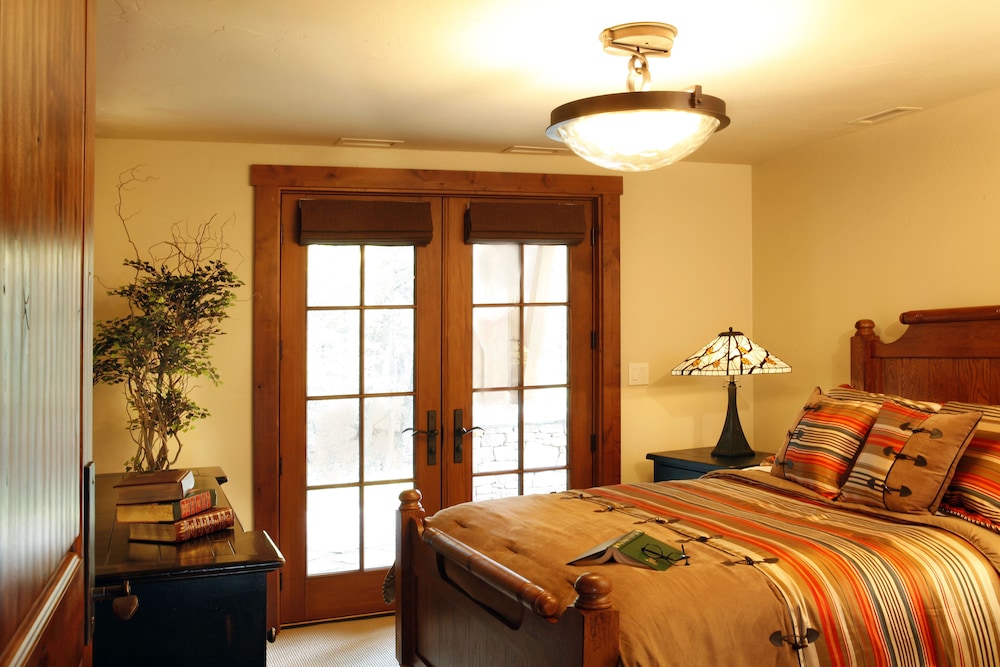 Headwaters Private Residences at Eagle Ranch Resort — Invermere — photo 4