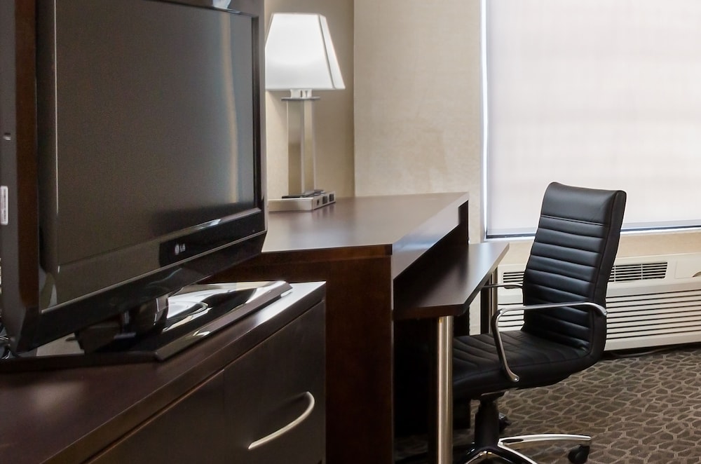 Holiday Inn Express Hotel & Suites Mt. Holly by IHG - photo 18