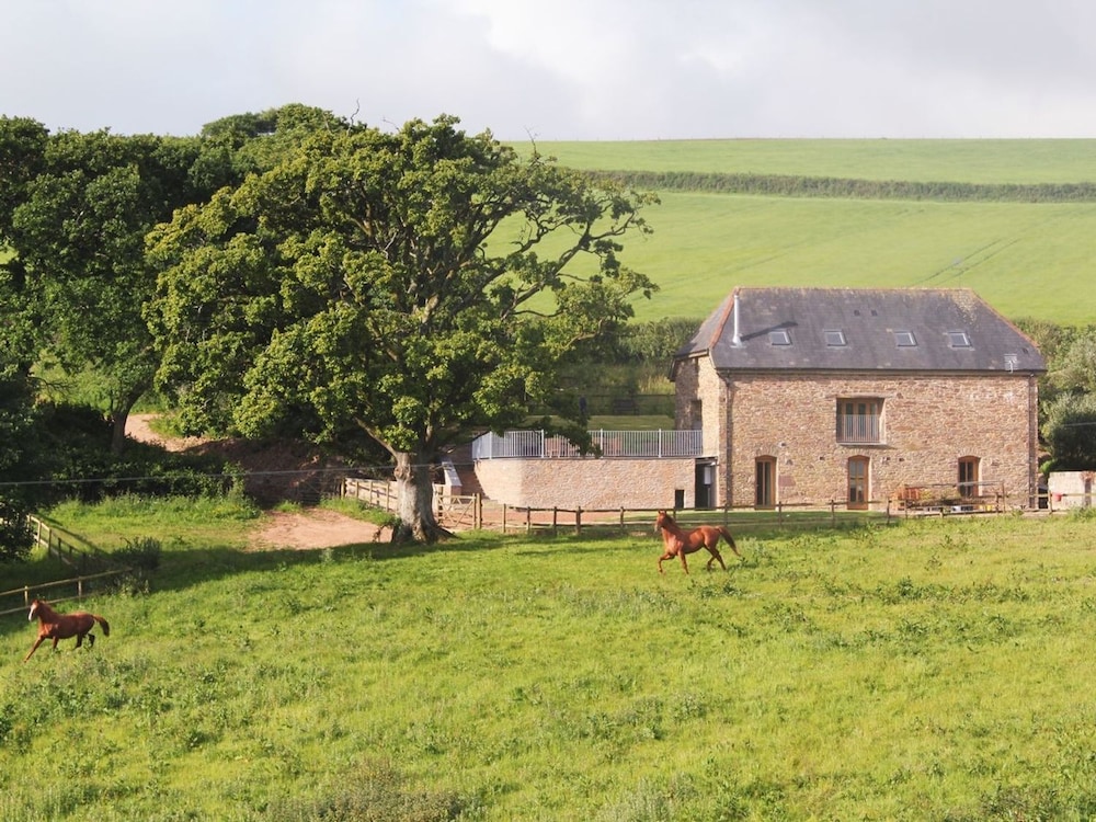 Swallows Reach - carbon neutral hotel in Totnes