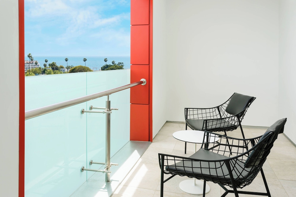 Courtyard by Marriott Santa Monica - photo 27