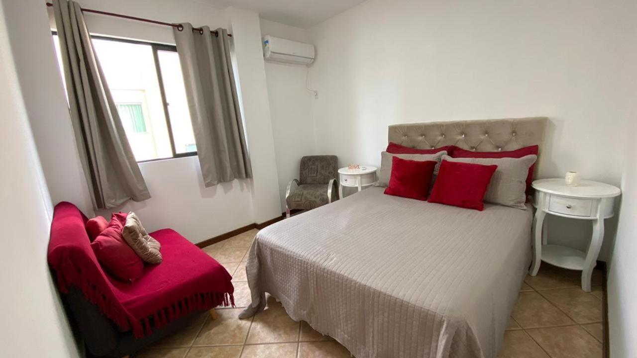 Bombas Bombinhas a 50m Do Mar Apartamento 2 Quartos Com Churrasqueira Na Sacada Ar E Wi Fi
