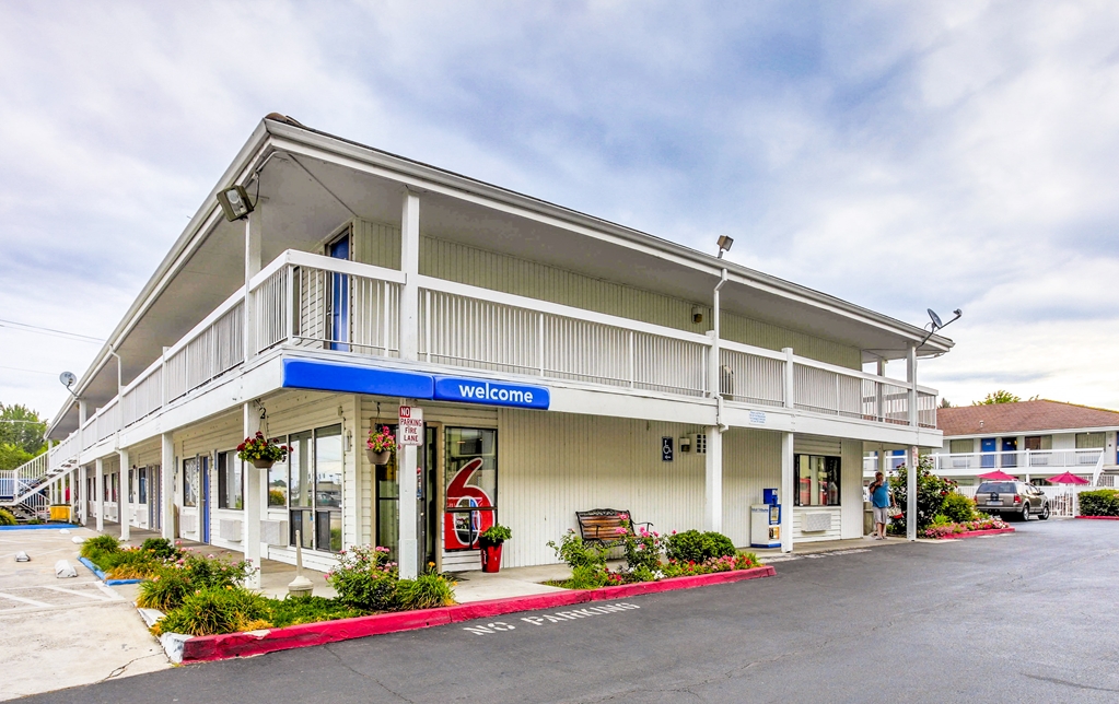 Motel 6 Medford OR North - photo 4