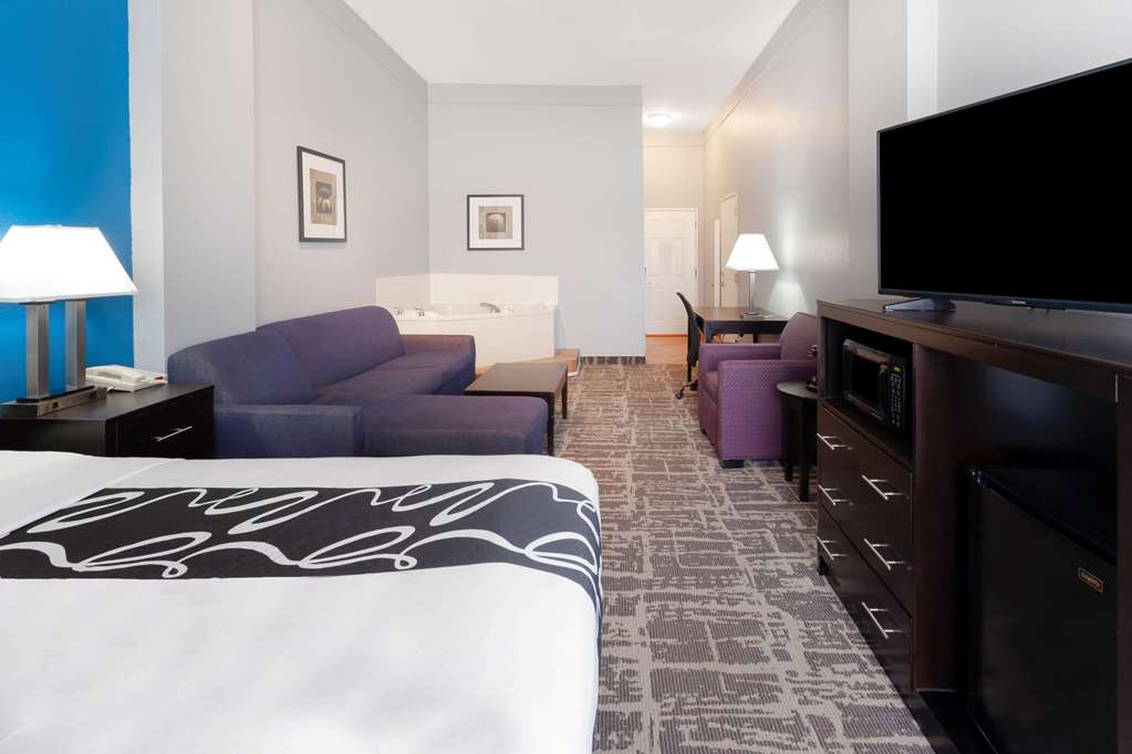La Quinta Inn & Suites by Wyndham Kerrville - photo 31