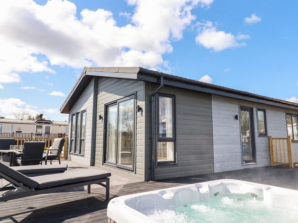 Acorn Lodge — 4-Star Luxury Hotel in Redruth, United Kingdom