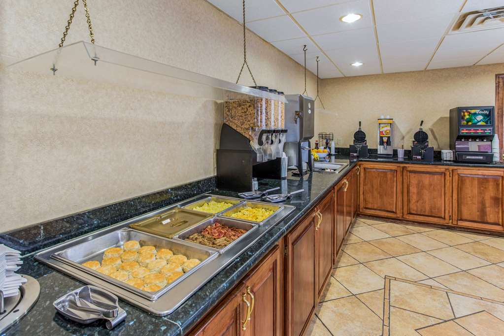 Quality Inn & Suites Green Bay Downtown - photo 60