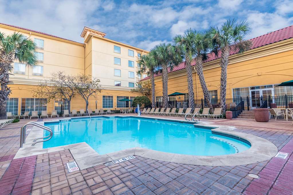 La Quinta Inn & Suites by Wyndham San Antonio Riverwalk - photo 8
